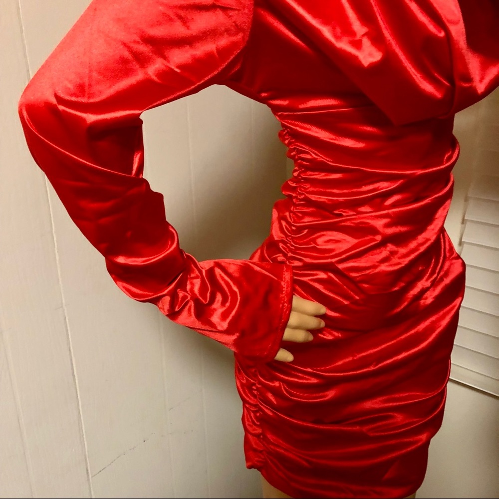 NWT SMLXL HP πΉRed scrunch long sleeve sexy satin - Picture 3 of 9